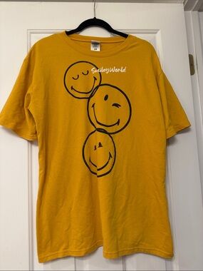 SmileyWorld tee